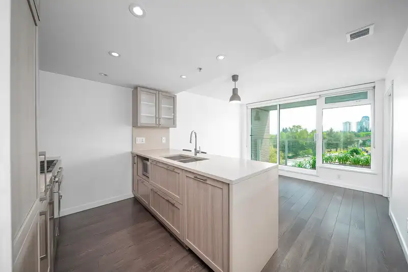 915 5665 BOUNDARY ROAD - photo 2 of 19