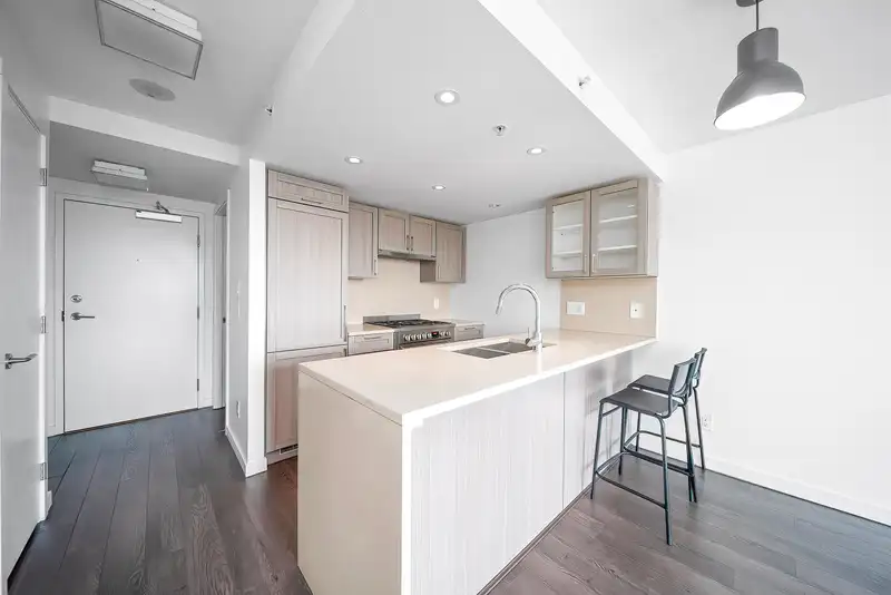 915 5665 BOUNDARY ROAD - photo 3 of 19