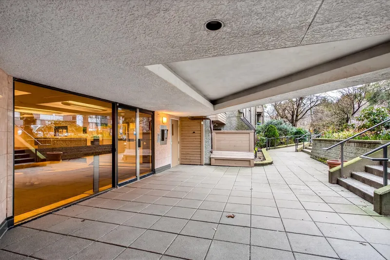 318 1500 PENDRELL STREET - photo 2 of 25