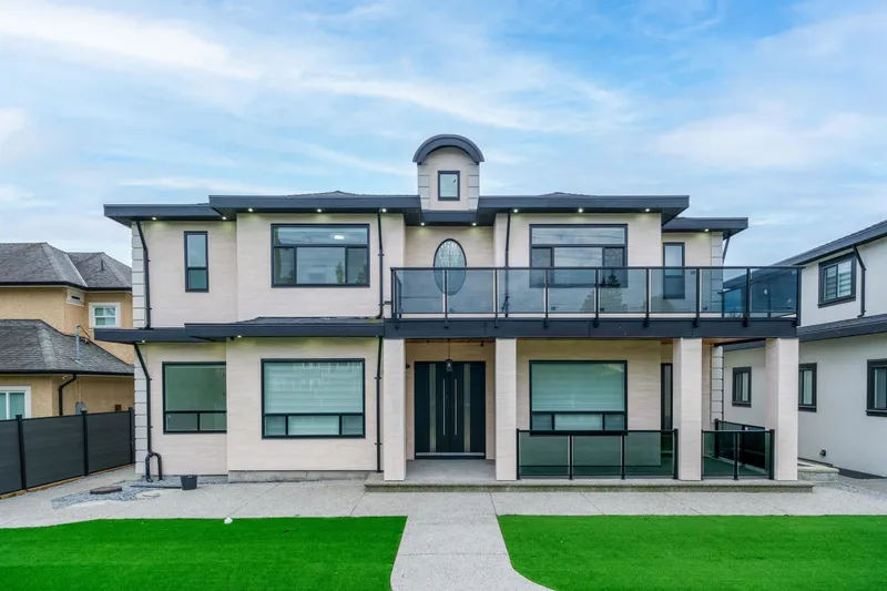 1100 COMO LAKE AVENUE - photo 1 of 25