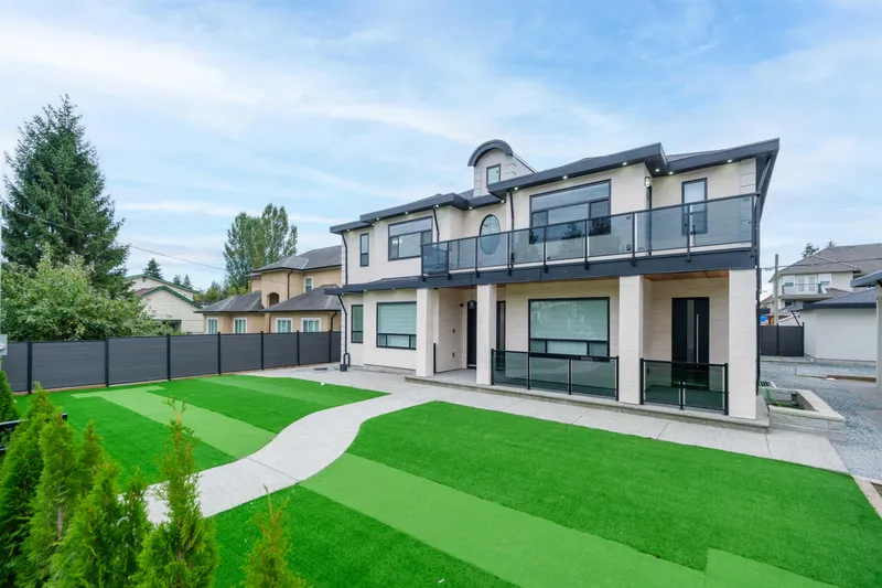 1100 COMO LAKE AVENUE - photo 2 of 25