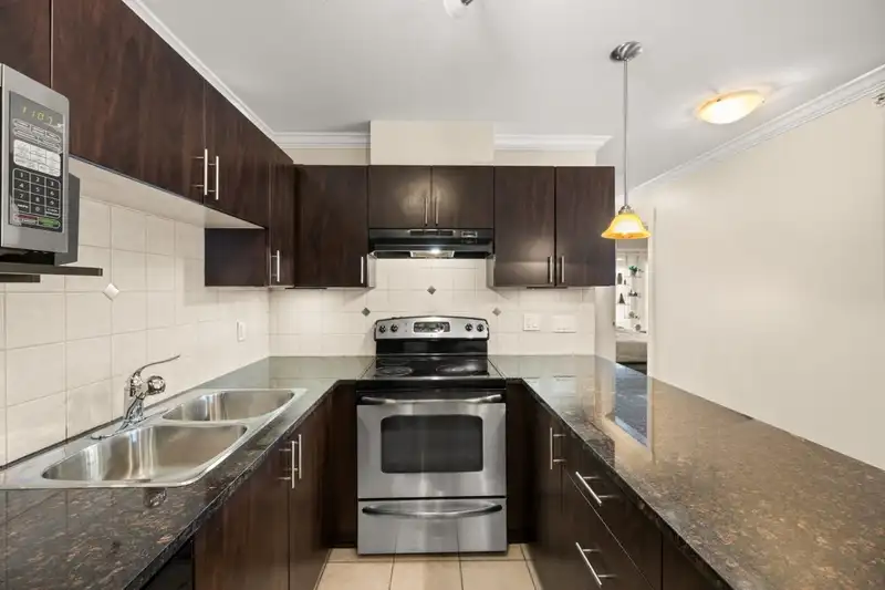 403 17769 57 AVENUE - photo 3 of 27