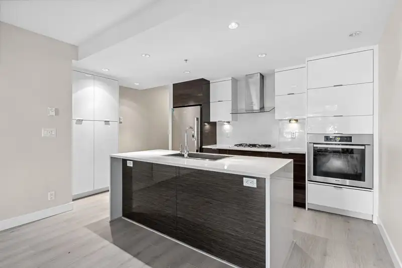 1782 W 6TH AVENUE - photo 2 of 18