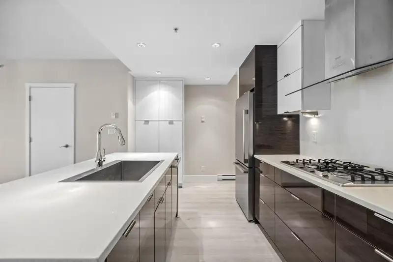 1782 W 6TH AVENUE - photo 4 of 18