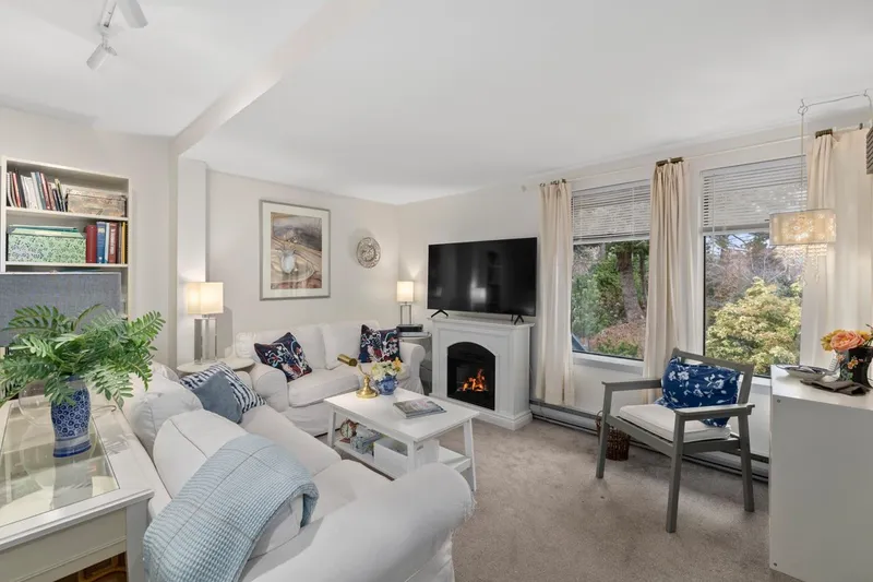 2730 POINT GREY ROAD - photo 4 of 25