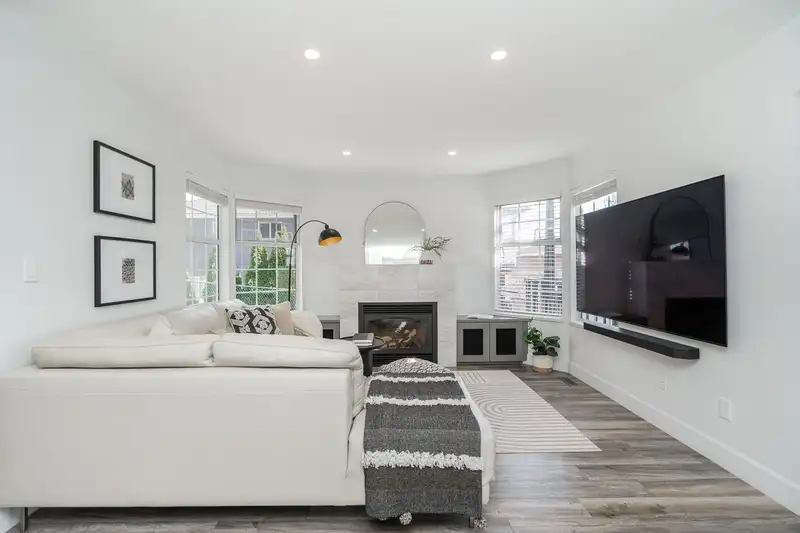 1120 HACHEY AVENUE - photo 3 of 40