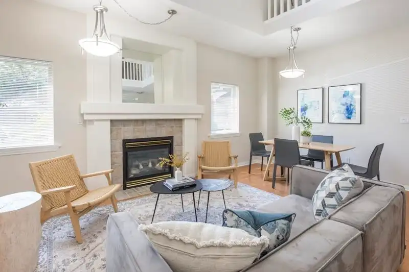 7 3387 KING GEORGE BOULEVARD - photo 3 of 38