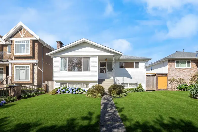 3571 E 46TH AVENUE - photo 1 of 27