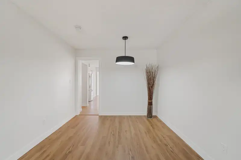 1431 ELINOR CRESCENT - photo 4 of 28