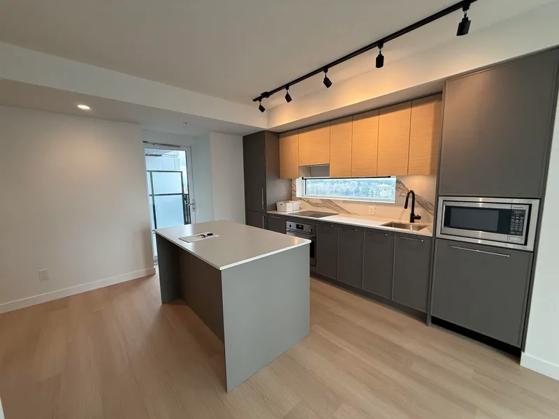 2210 13725 GEORGE JUNCTION - photo 1 of 8