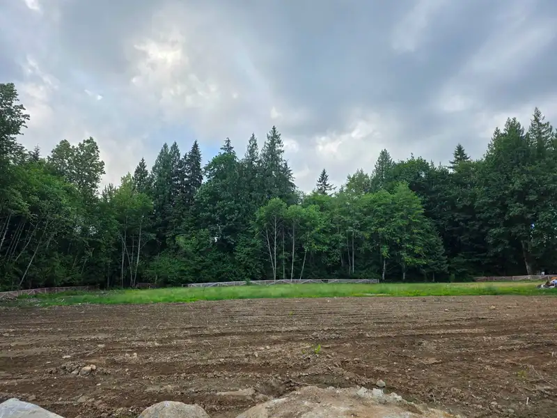 26623 118 AVENUE - photo 1 of 2