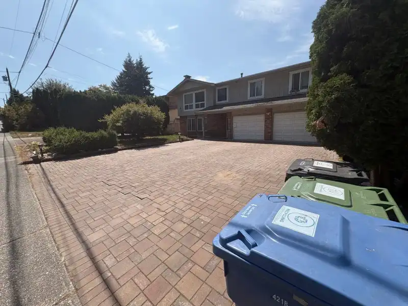 2755 SPRINGHILL STREET - photo 2 of 23