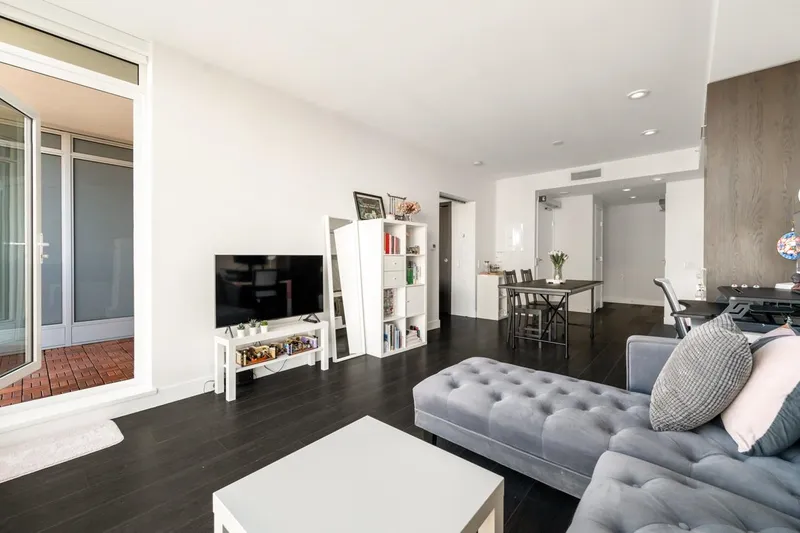 3905 4458 BERESFORD STREET - photo 2 of 25