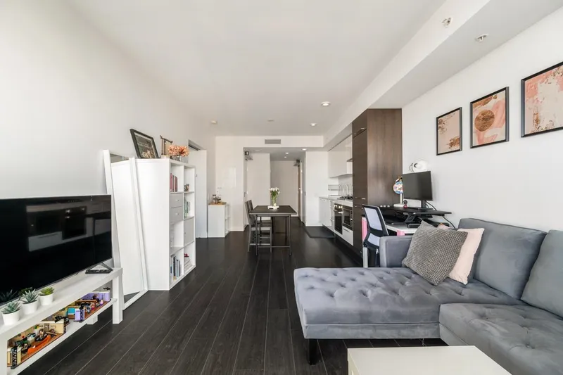 3905 4458 BERESFORD STREET - photo 3 of 25