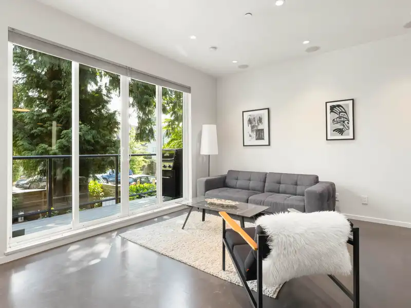 1601 E 4TH AVENUE - photo 4 of 37