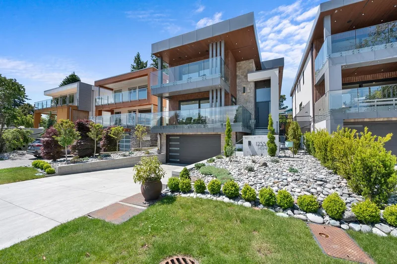 1255 KENT STREET - photo 2 of 25