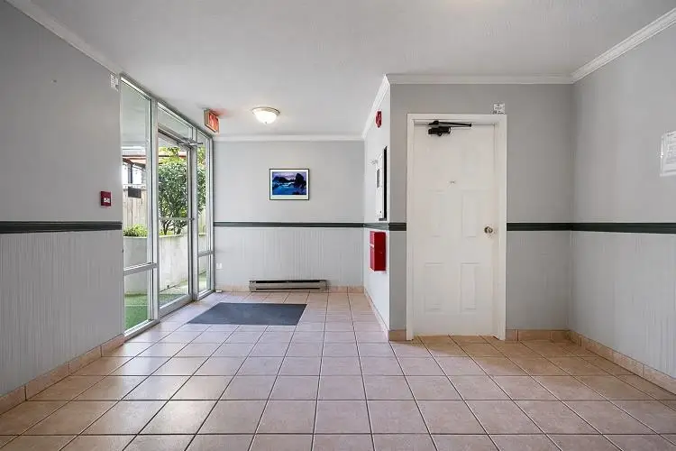 202 320 W 2ND STREET - photo 3 of 23