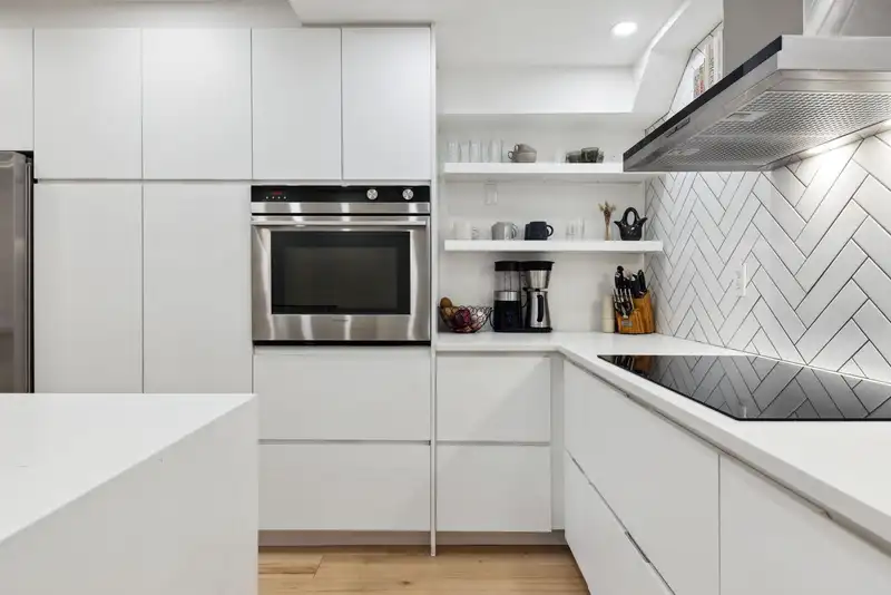 205 1707 CHARLES STREET - photo 3 of 40