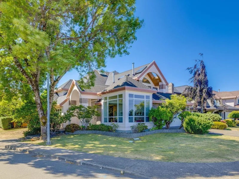 3340 RIVER ROAD - photo 3 of 25