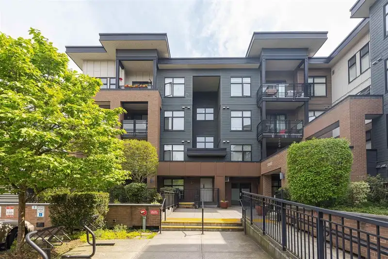 112 20068 FRASER HIGHWAY - photo 1 of 36