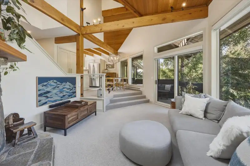 205 6117 EAGLE DRIVE - photo 1 of 34
