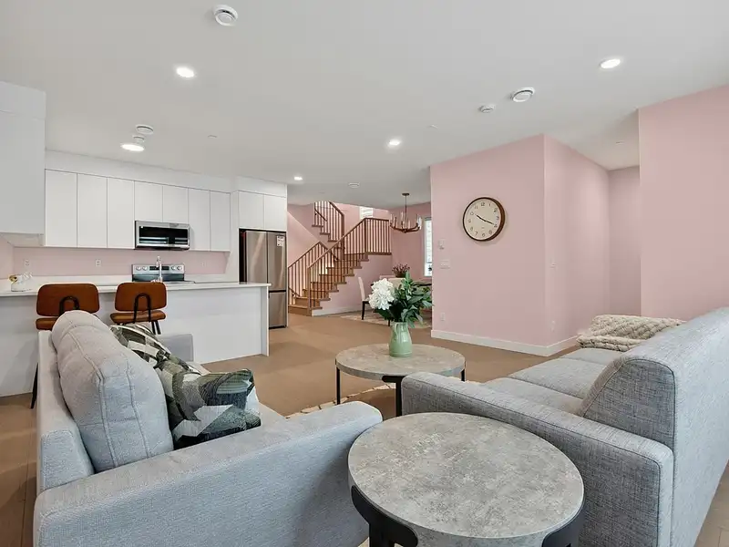 1 2254 E 24TH AVENUE - photo 3 of 13