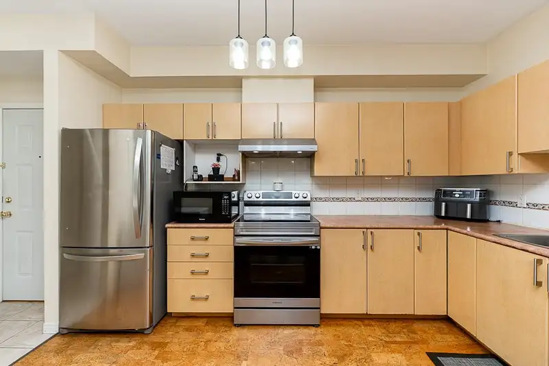202 83 STAR CRESCENT - photo 4 of 40