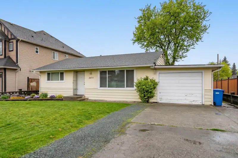 2671 VICTORIA STREET - photo 1 of 26