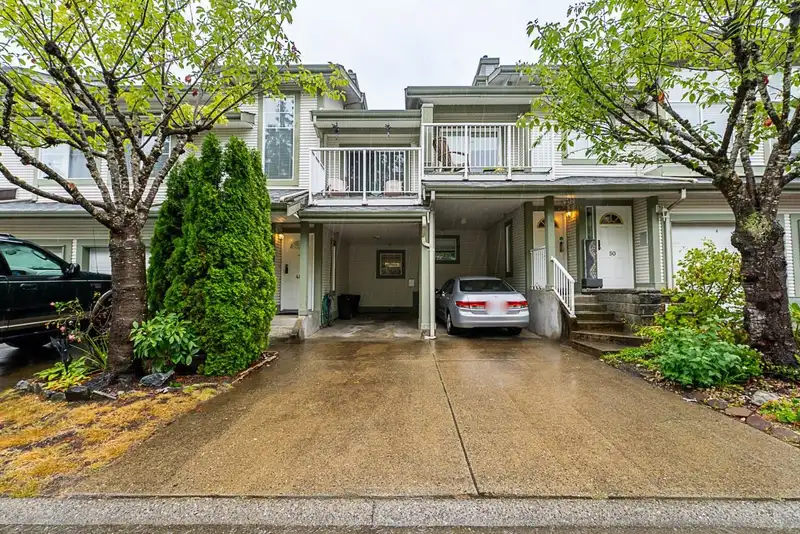 48 8892 208 STREET - photo 2 of 33