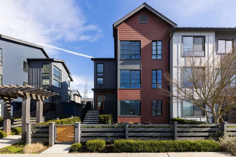 37995 HELM WAY - photo 1 of 25