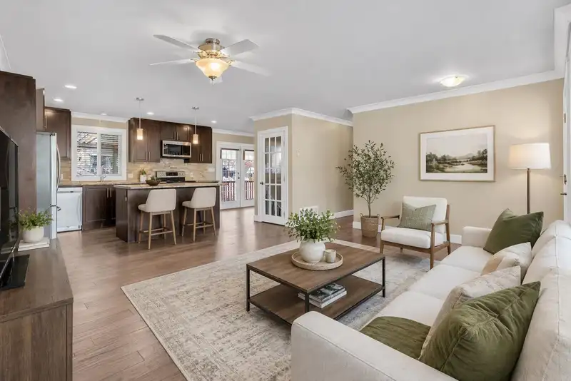 14682 111 AVENUE - photo 4 of 34
