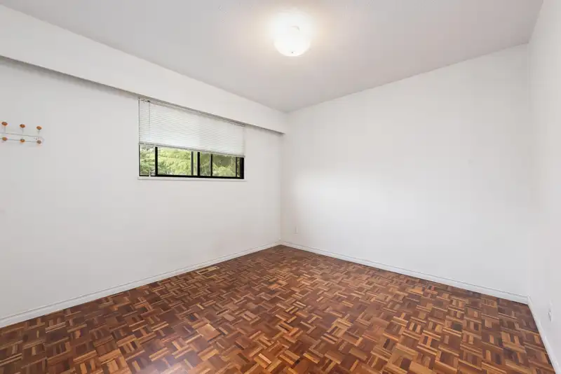 128 FINNIGAN STREET - photo 2 of 40