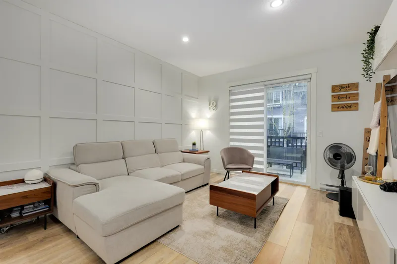 53 8767 162 STREET - photo 2 of 24