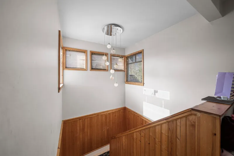 18 10238 155A STREET - photo 4 of 12