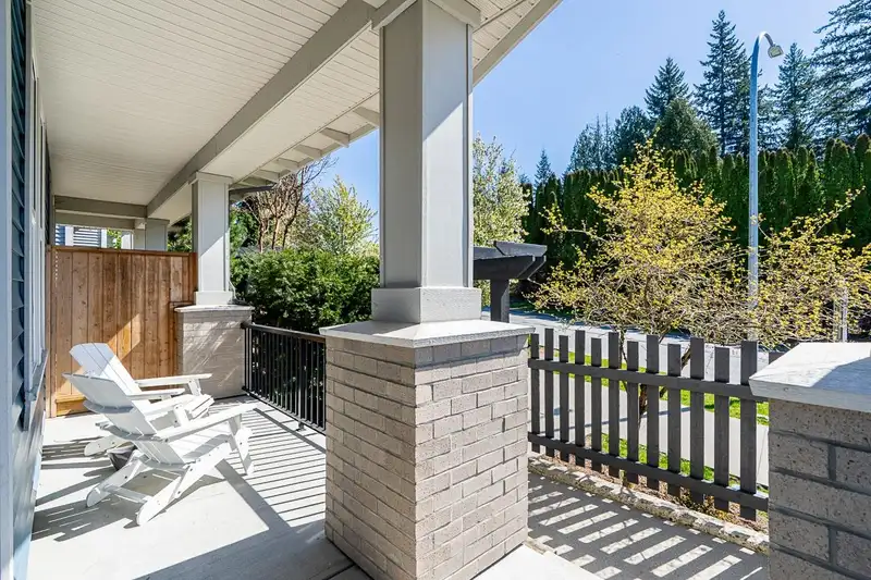 20271 82 AVENUE - photo 3 of 39