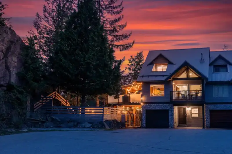 2323 ASPEN COURT - photo 1 of 40