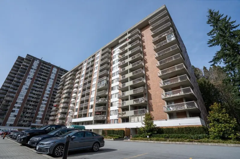 706 2012 FULLERTON AVENUE - photo 1 of 15