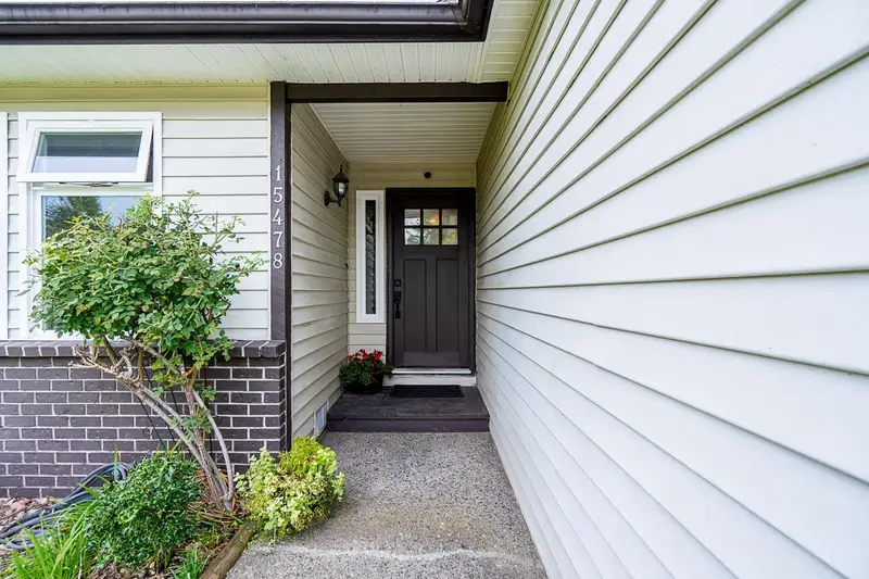 15478 90 AVENUE - photo 2 of 25