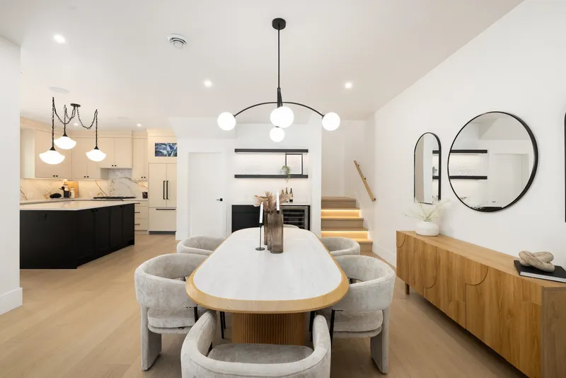 102 646 GIRARD AVENUE - photo 1 of 25