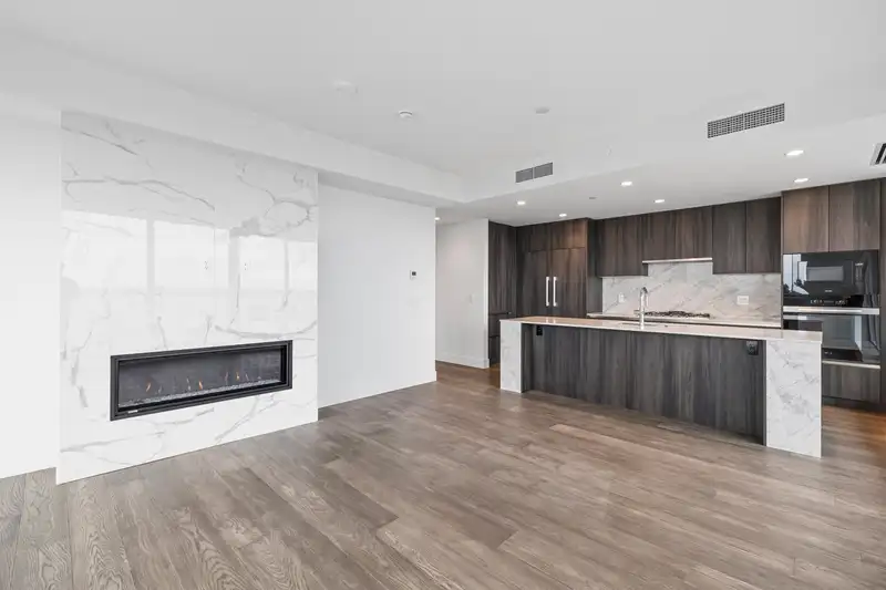 1005 1475 FOSTER STREET - photo 4 of 39