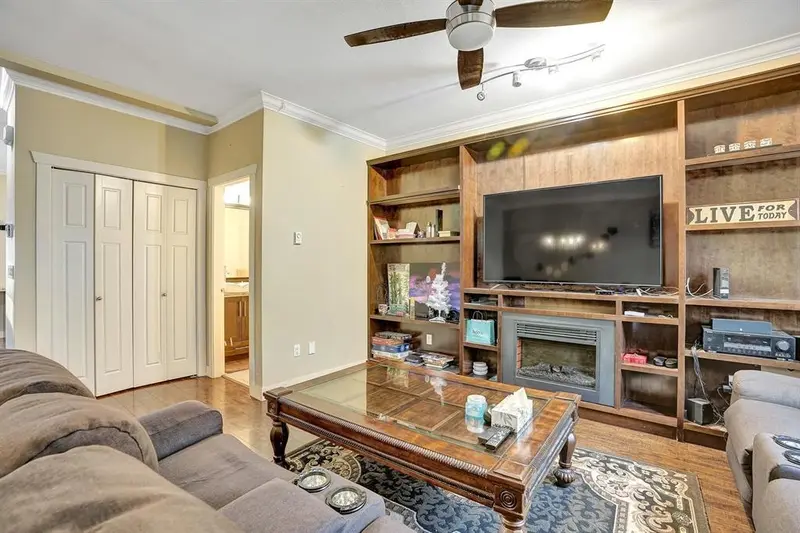 18 9533 130A STREET - photo 4 of 25