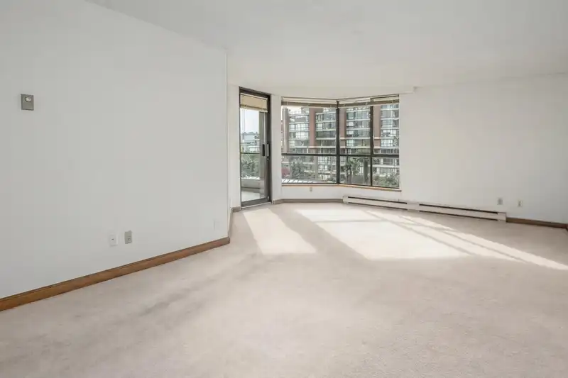 308 1450 PENNYFARTHING DRIVE - photo 4 of 30