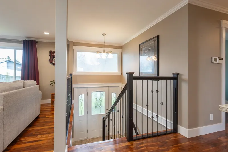 33341 LYNN AVENUE - photo 3 of 25