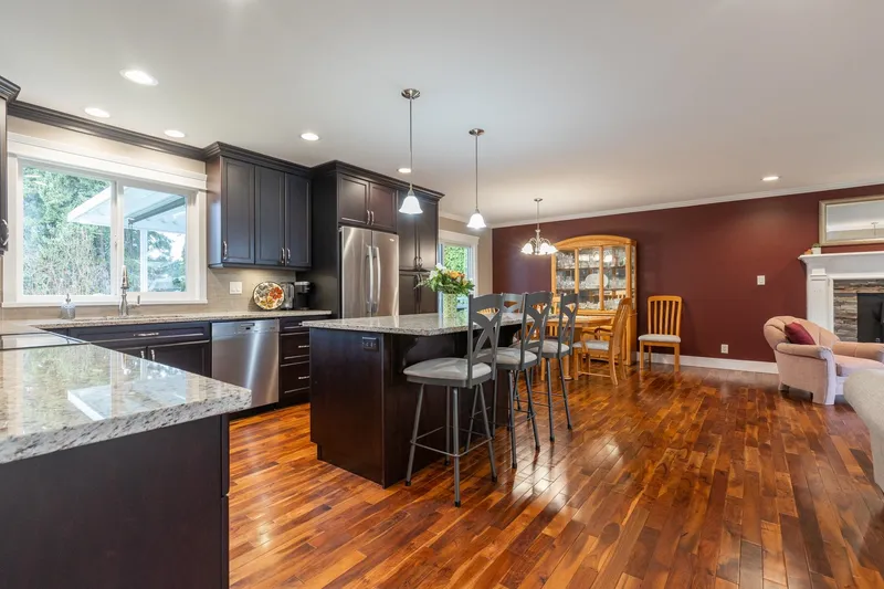 33341 LYNN AVENUE - photo 4 of 25