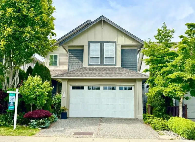 21167 82A AVENUE - photo 1 of 36