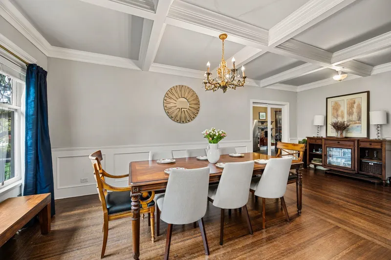 6050 ATHLONE STREET - photo 4 of 25