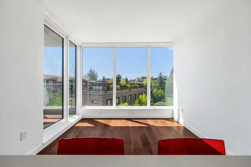402 5629 BIRNEY AVENUE - photo 1 of 26