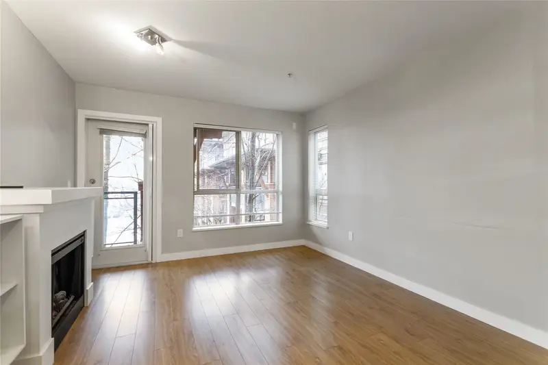 310 1633 MACKAY AVENUE - photo 2 of 21