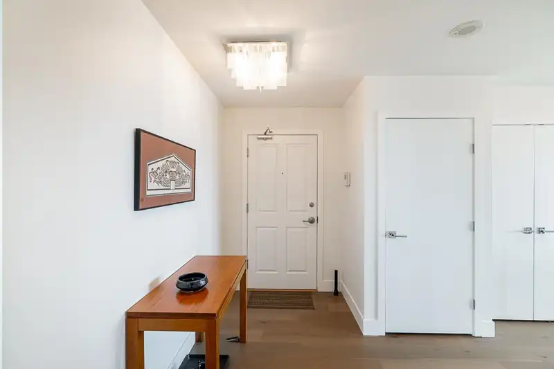 1901 615 HAMILTON STREET - photo 3 of 39