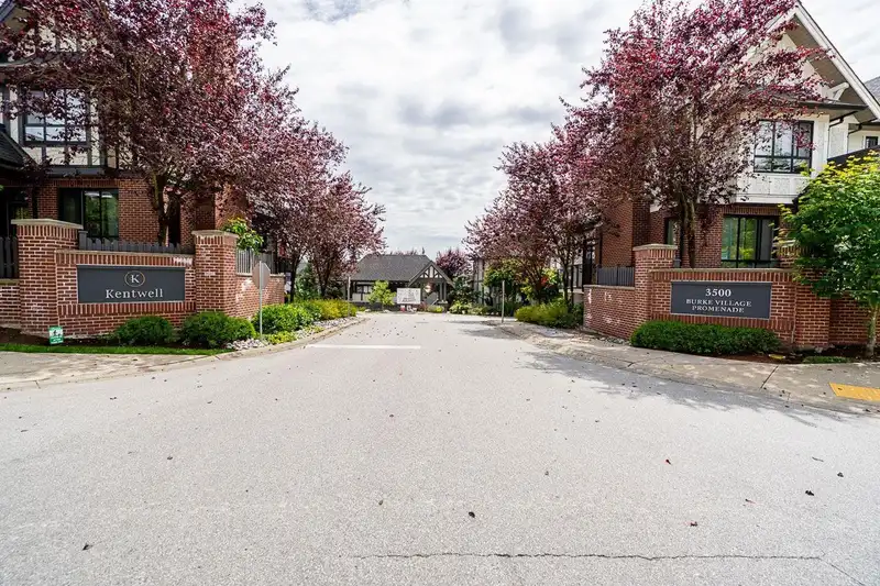 78 3500 BURKE VILLAGE PROMENADE - photo 3 of 29